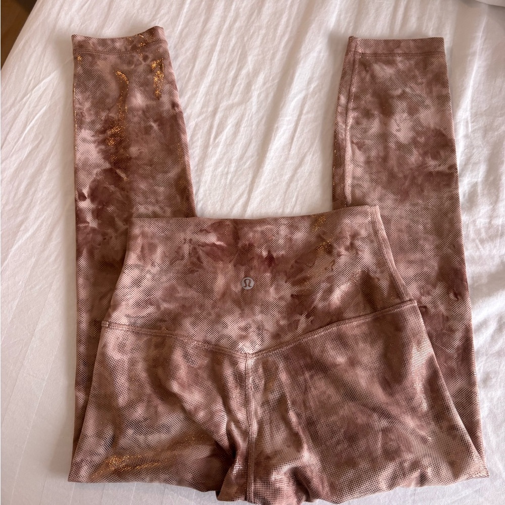Lululemon Tie-Dye Sports Bra and Leggings Set - Picture 5 of 6
